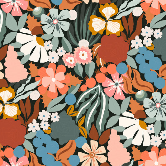 Maßangefertigte Vliestapete Retro Garden mit großem buntem 70er Jahre Flower Power Blumenmuster.