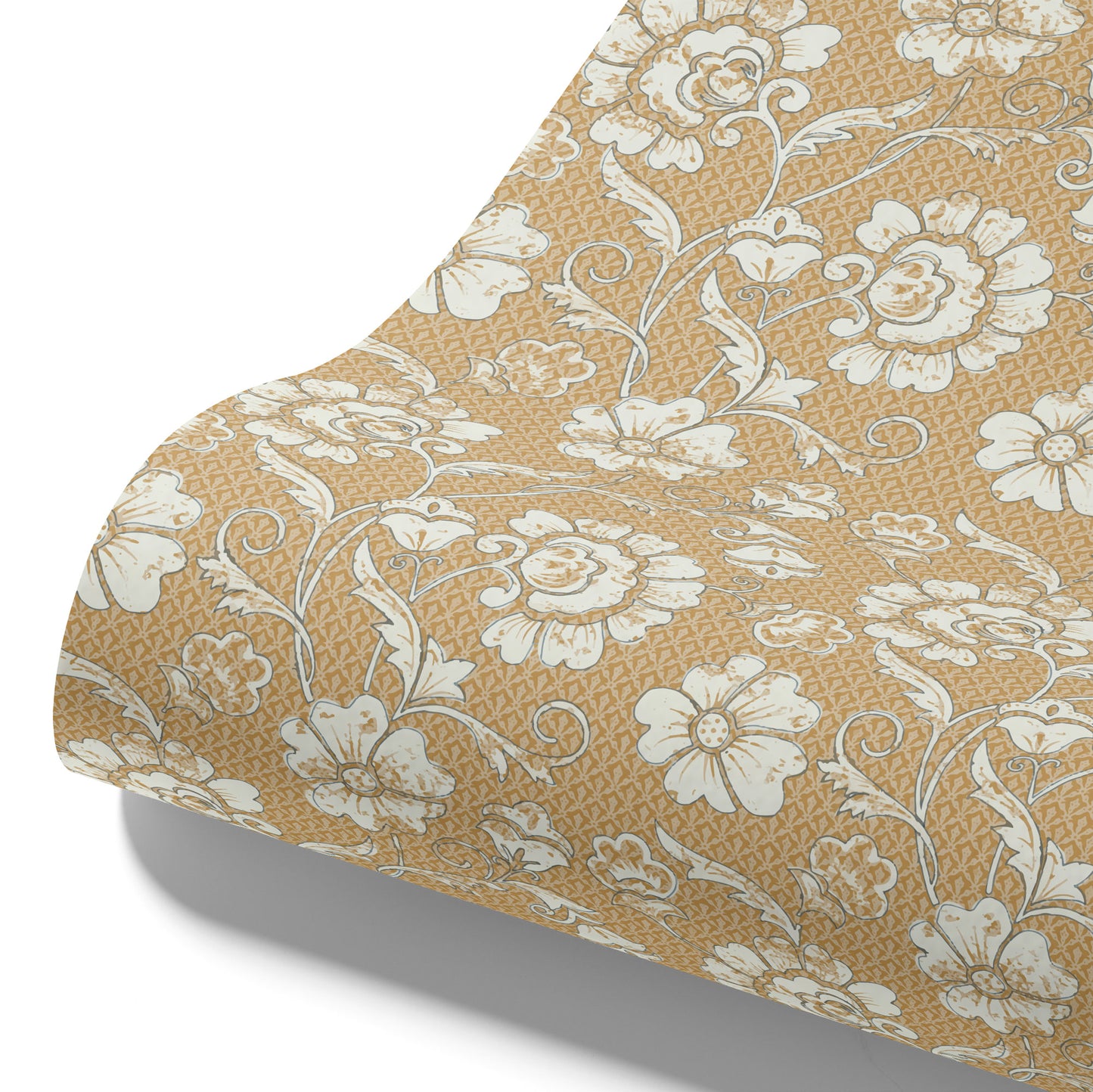 Maßangefertigte Vliestapete mit symmetrischem Boho-Spitzendekor in warmen Beige- und Weißtönen im modernen Küchenflur.