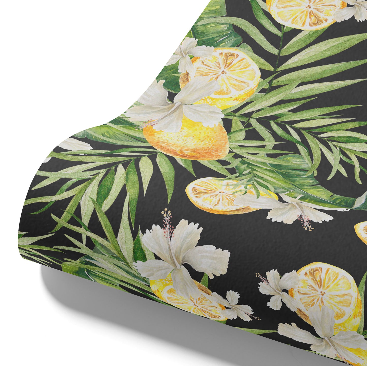 Maßangefertigte Vliestapete mit Limetten- und Blättermuster in modernem Wohnraum.