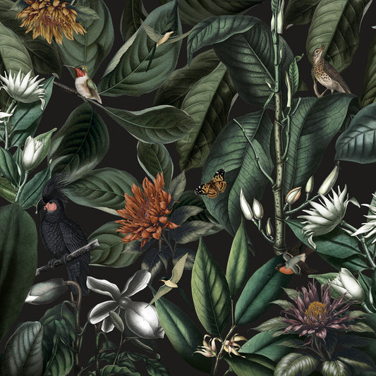 Maßangefertigte Vliestapete mit dichtem botanischem Muster aus grünen Blättern, exotischen Blumen, Schmetterlingen und.