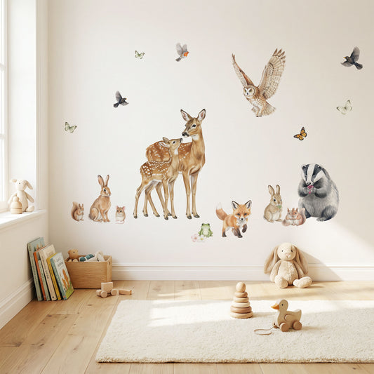 Wandsticker Waldtiere Tannenwald