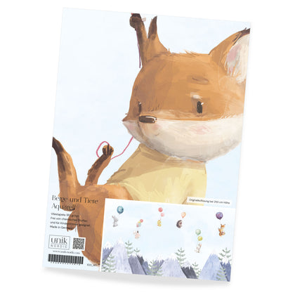 Muster Kinder­tapete Berge und Tie­re Aquarell