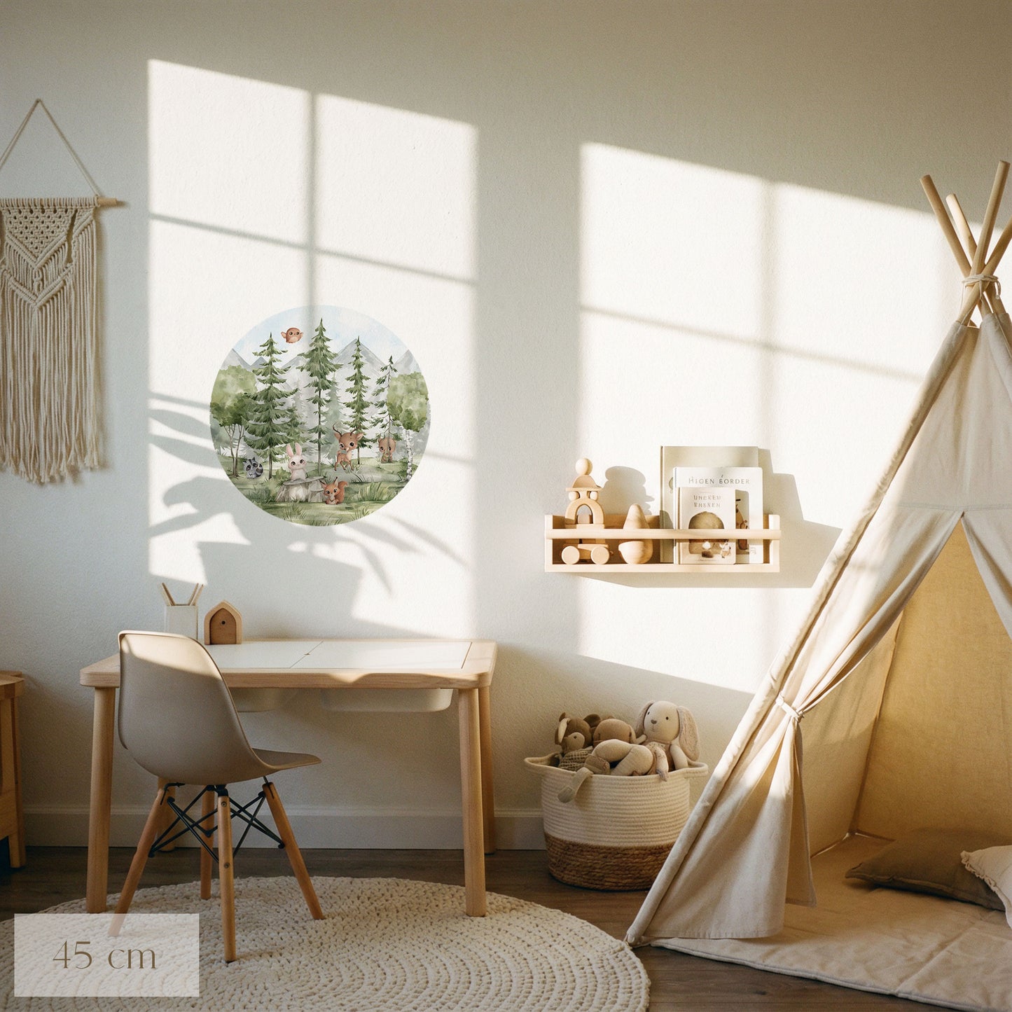 Tapetenkreis Tannenwald mit Tieren