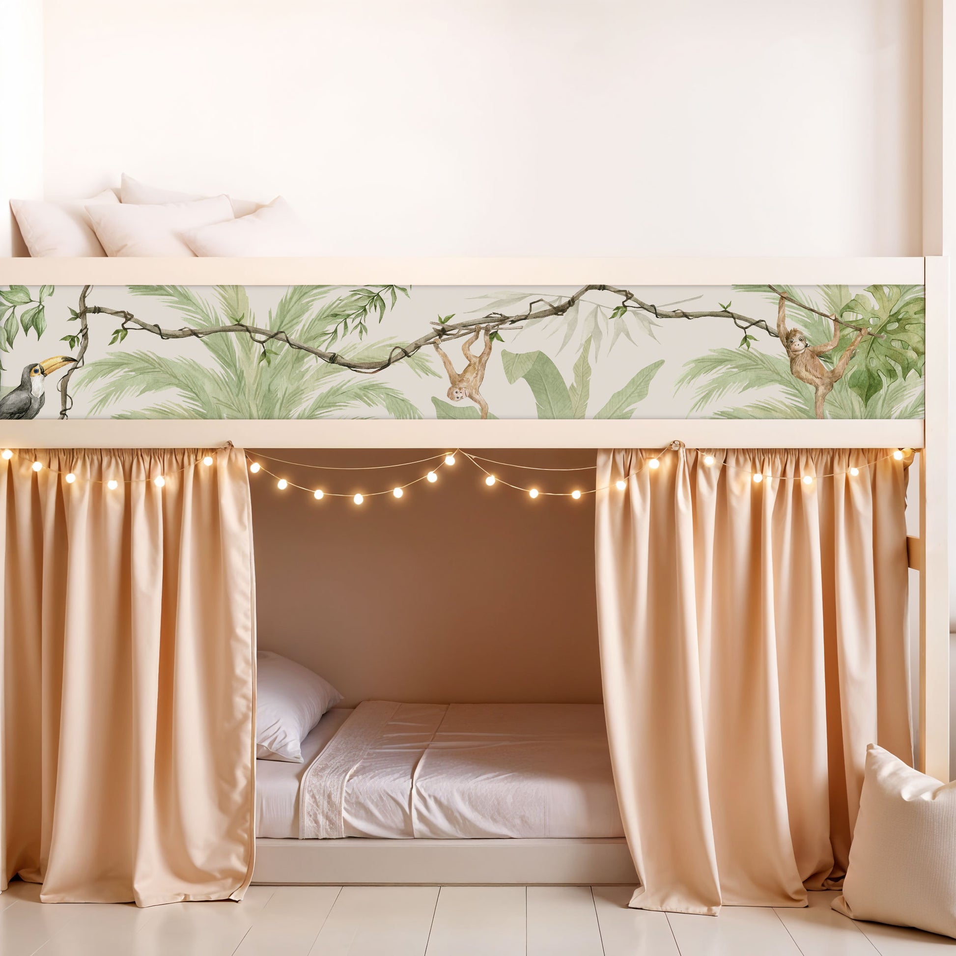 Lit enfant IKEA modèle Kura avec tente de lit motif jungle et mur d'escalade - Ameublement Lit enfant IKEA modèle Kura avec tente de lit motif jungle et mur d'escalade - Ameublement