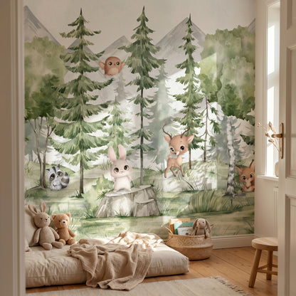 Kindertapete Tannen­wald mit Tie­ren