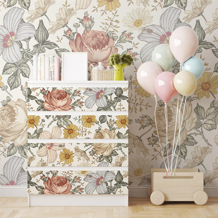 Collage: Wandsticker, Tapetenkreis und Möbelfolie als schnelle Frühlings-Updates