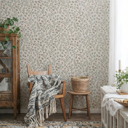 Maßangefertigte Vliestapete mit zartem, pastellfarbenem Blumen- und Blättermuster in neutralem Baby- oder Kinderzimmer.