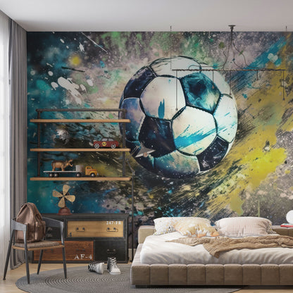 Maßangefertigte Vliestapete mit großem Aquarell-Fußball in buntem Graffiti-Stil im Kinderzimmer.
