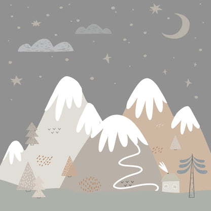 Maßangefertigte Vliestapete mit grafischen Bergen, Bäumen, Haus, Mond und Sternen in Pastell für Kinderzimmer.