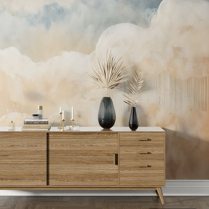 Maßangefertigte Vliestapete mit abstrakten, pastellfarbenen Wolken in Aquarelloptik über Holzsideboard.