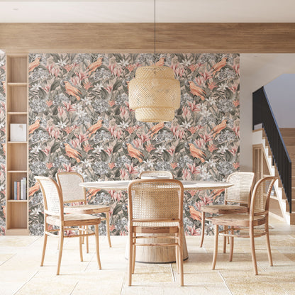 Maßangefertigte Vliestapete mit Vintage-Dschungelmotiv, pastellfarbene Blumen, Blätter und exotische Vögel im Schlafzimmer.