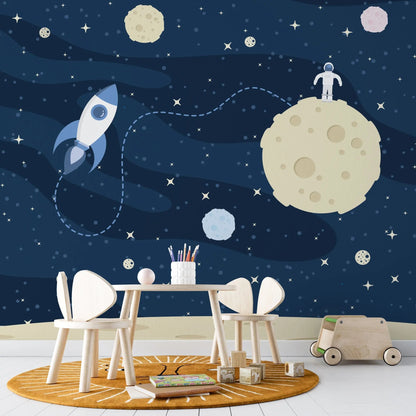 Maßangefertigte Vliestapete mit dunkelblauem Weltraumdesign, Astronaut auf Mond, Rakete, Sterne und Planeten, glatt und.