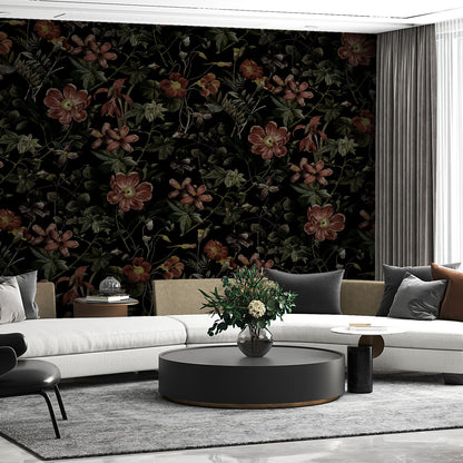 Maßangefertigte Vliestapete mit dunkelgrünem floralem Muster aus Blumen und Blättern im Wohnzimmer.